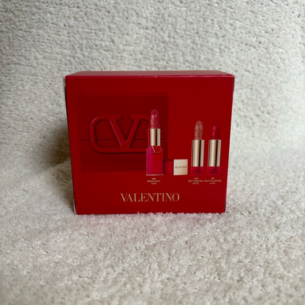 NWT VALENTINO LIPSTICKS KIT - Picture 8 of 9